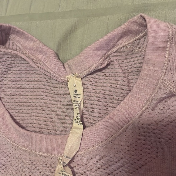 lululemon swiftly tech longsleeve crew shirt size 8 lilac light purple - Picture 3 of 4